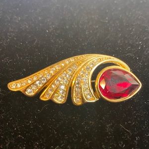 Christian Dior brooch vintage take a look!